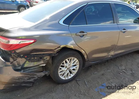 2017 Toyota Camry Le z USA, uszkodzony, nr VIN 4T1BF1FK5HU395699